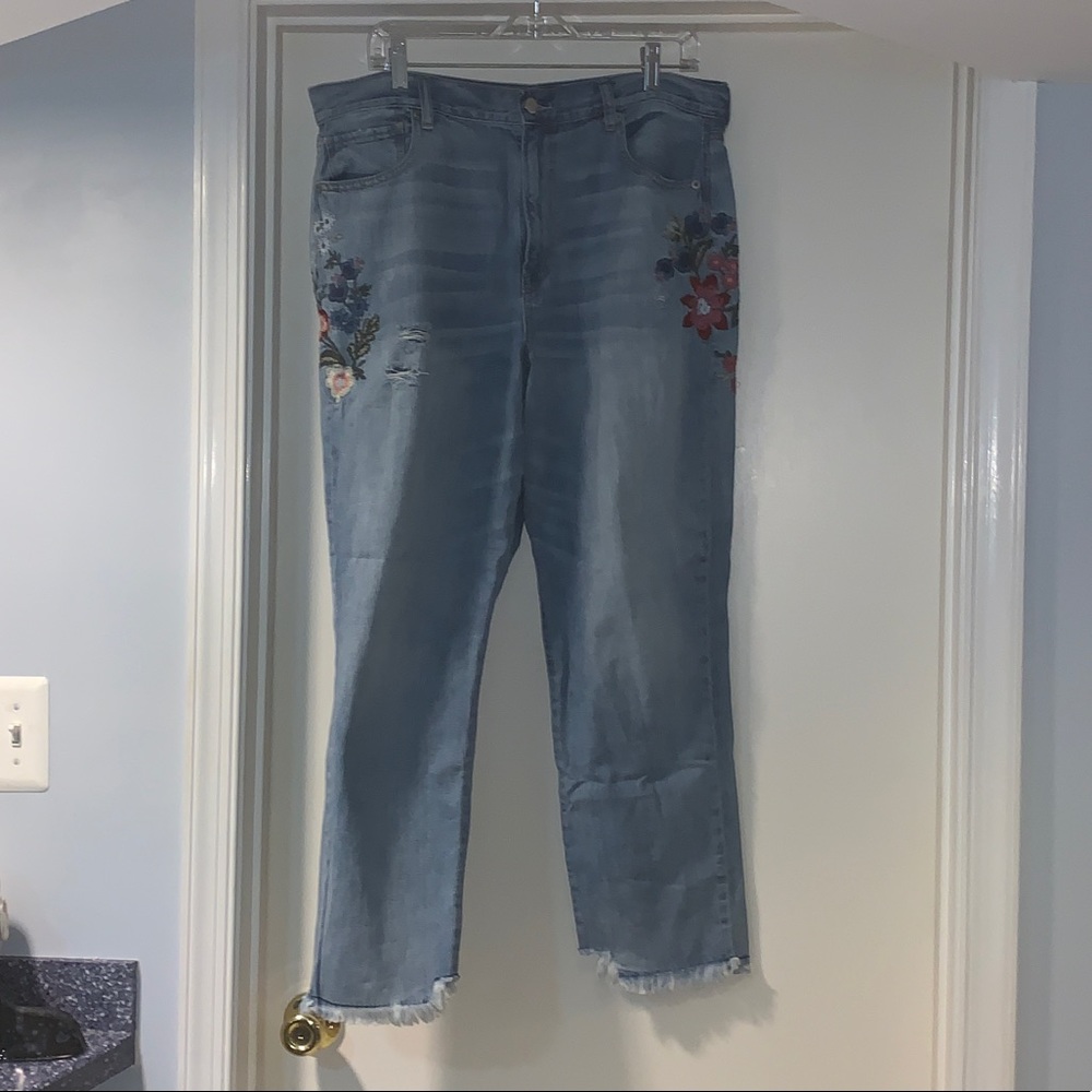 straight leg mom jeans embroidered